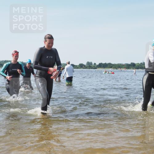 22.06.2025 - Viking Triathlon KatJ http://msf.ph/oto/8109282 22.06.2025 10:38:40 Schwimmen 22, 85, 135, 156, 164, 211, 215, 315, 327, 419, 428, 601, 603, 659 meine-sportfotos.de