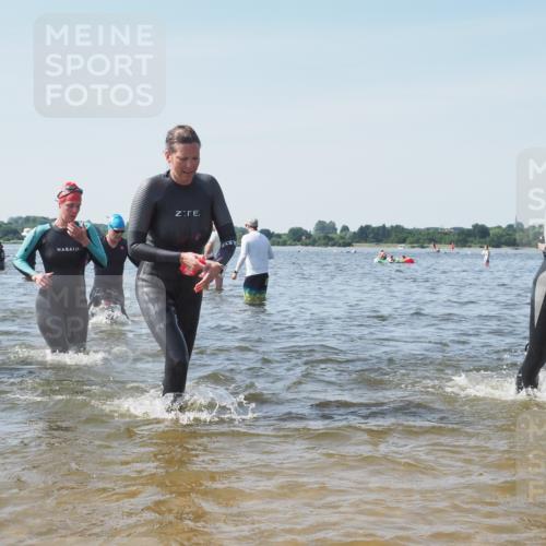 22.06.2025 - Viking Triathlon KatJ http://msf.ph/oto/8109286 22.06.2025 10:38:41 Schwimmen 22, 85, 135, 156, 164, 211, 215, 315, 327, 419, 601, 603, 659 meine-sportfotos.de