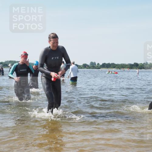 22.06.2025 - Viking Triathlon KatJ http://msf.ph/oto/8109295 22.06.2025 10:38:41 Schwimmen 22, 85, 135, 156, 164, 211, 215, 315, 327, 419, 601, 603, 659 meine-sportfotos.de