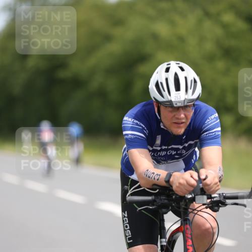 22.06.2025 - Viking Triathlon Yannick Fuchs http://msf.ph/oto/8109302 22.06.2025 12:14:05 Radfahren 77, 150, 172, 184, 203, 253, 375, 416, 513, 634 meine-sportfotos.de
