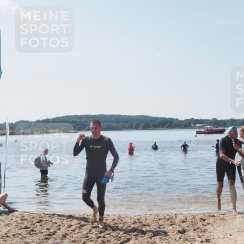 22.06.2025 - Viking Triathlon MichiJ http://msf.ph/oto/8109320 22.06.2025 10:58:25 Schwimmen 359, 403 meine-sportfotos.de