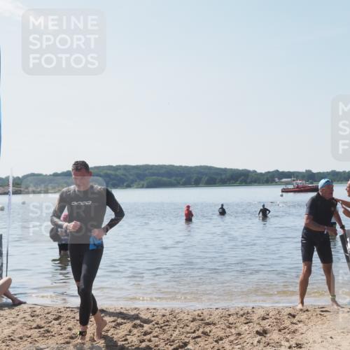22.06.2025 - Viking Triathlon MichiJ http://msf.ph/oto/8109336 22.06.2025 10:58:26 Schwimmen 359, 403 meine-sportfotos.de