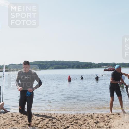 22.06.2025 - Viking Triathlon MichiJ http://msf.ph/oto/8109341 22.06.2025 10:58:26 Schwimmen 359, 403 meine-sportfotos.de