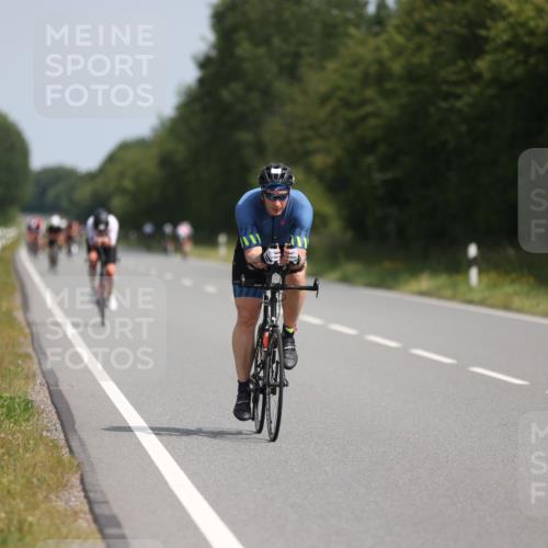 22.06.2025 - Viking Triathlon Yannick Fuchs http://msf.ph/oto/8109348 22.06.2025 11:33:47 Radfahren 25, 28, 290 meine-sportfotos.de