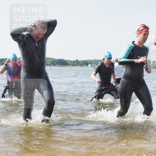 22.06.2025 - Viking Triathlon KatJ http://msf.ph/oto/8109356 22.06.2025 10:38:42 Schwimmen 22, 85, 135, 156, 164, 211, 215, 315, 327, 336, 419, 601, 659 meine-sportfotos.de