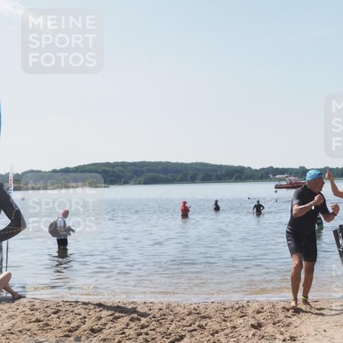 22.06.2025 - Viking Triathlon MichiJ http://msf.ph/oto/8109357 22.06.2025 10:58:27 Schwimmen 359, 403 meine-sportfotos.de