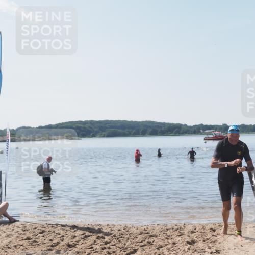 22.06.2025 - Viking Triathlon MichiJ http://msf.ph/oto/8109371 22.06.2025 10:58:27 Schwimmen 359, 403 meine-sportfotos.de