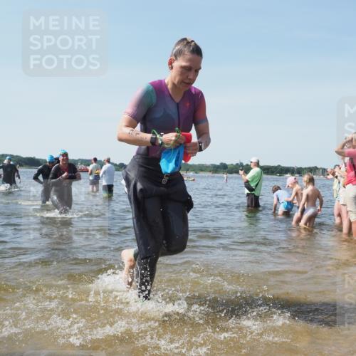 22.06.2025 - Viking Triathlon KatJ http://msf.ph/oto/8109449 22.06.2025 10:38:48 Schwimmen 26, 40, 57, 85, 135, 164, 210, 211, 215, 315, 327, 336 meine-sportfotos.de