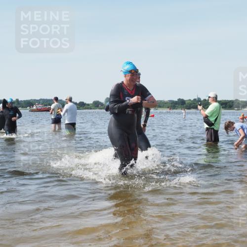 22.06.2025 - Viking Triathlon KatJ http://msf.ph/oto/8109455 22.06.2025 10:38:50 Schwimmen 26, 40, 57, 135, 164, 185, 210, 211, 215, 315, 327, 336, 408, 416 meine-sportfotos.de