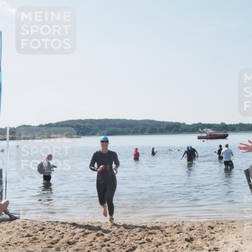 22.06.2025 - Viking Triathlon MichiJ http://msf.ph/oto/8109559 22.06.2025 10:58:55 Schwimmen 234, 268 meine-sportfotos.de