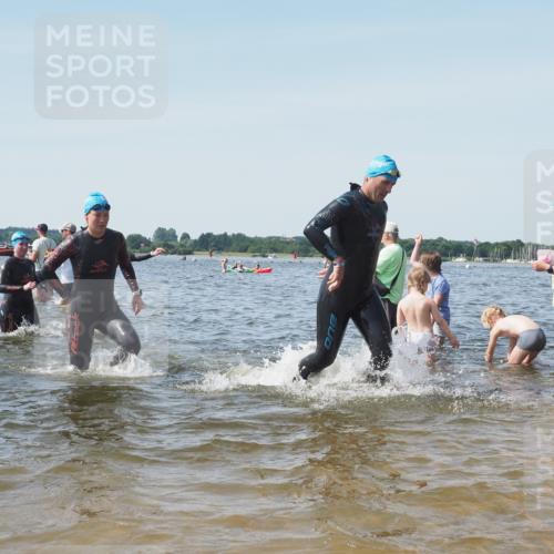 22.06.2025 - Viking Triathlon KatJ http://msf.ph/oto/8109593 22.06.2025 10:38:56 Schwimmen 26, 40, 57, 135, 148, 181, 185, 210, 211, 327, 336, 408, 416, 451, 654 meine-sportfotos.de