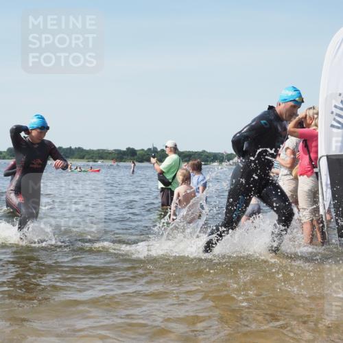 22.06.2025 - Viking Triathlon KatJ http://msf.ph/oto/8109612 22.06.2025 10:38:57 Schwimmen 26, 40, 57, 79, 135, 148, 181, 185, 210, 211, 336, 408, 416, 451, 654 meine-sportfotos.de