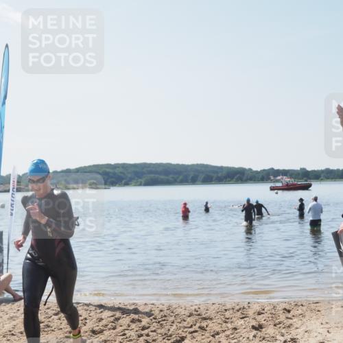 22.06.2025 - Viking Triathlon MichiJ http://msf.ph/oto/8109632 22.06.2025 10:58:57 Schwimmen 234, 268 meine-sportfotos.de
