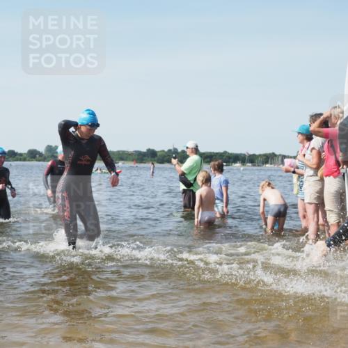 22.06.2025 - Viking Triathlon KatJ http://msf.ph/oto/8109640 22.06.2025 10:38:57 Schwimmen 26, 40, 57, 79, 135, 148, 181, 185, 210, 211, 336, 408, 416, 451, 654 meine-sportfotos.de