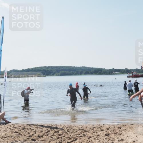 22.06.2025 - Viking Triathlon MichiJ http://msf.ph/oto/8109652 22.06.2025 10:59:09 Schwimmen 222, 234 meine-sportfotos.de