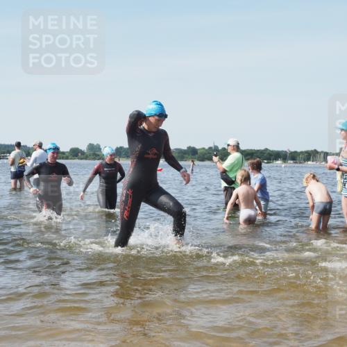 22.06.2025 - Viking Triathlon KatJ http://msf.ph/oto/8109659 22.06.2025 10:38:57 Schwimmen 26, 40, 57, 79, 135, 148, 181, 185, 210, 211, 336, 408, 416, 451, 654 meine-sportfotos.de