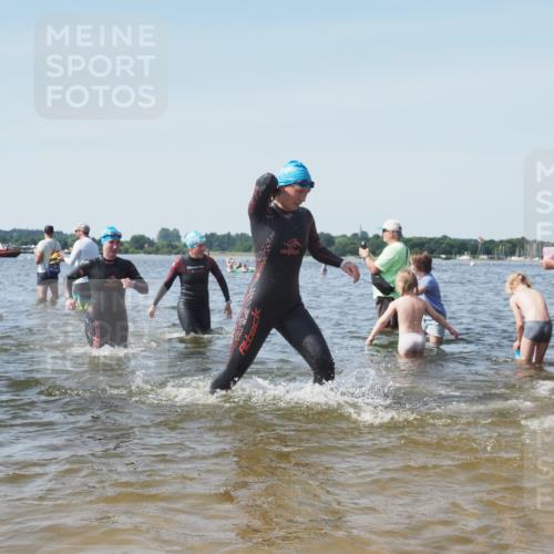 22.06.2025 - Viking Triathlon KatJ http://msf.ph/oto/8109670 22.06.2025 10:38:57 Schwimmen 26, 40, 57, 79, 135, 148, 181, 185, 210, 211, 336, 408, 416, 451, 654 meine-sportfotos.de