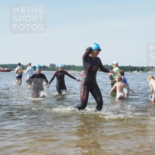 22.06.2025 - Viking Triathlon KatJ http://msf.ph/oto/8109678 22.06.2025 10:38:57 Schwimmen 26, 40, 57, 79, 135, 148, 181, 185, 210, 211, 336, 408, 416, 451, 654 meine-sportfotos.de