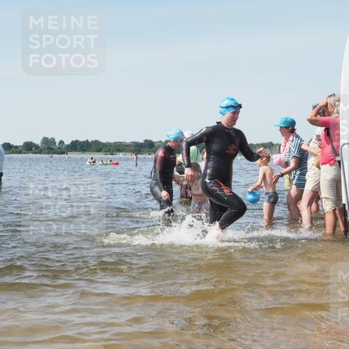 22.06.2025 - Viking Triathlon KatJ http://msf.ph/oto/8109720 22.06.2025 10:39:00 Schwimmen 26, 40, 57, 79, 148, 181, 185, 210, 211, 295, 336, 351, 408, 416, 451, 654 meine-sportfotos.de