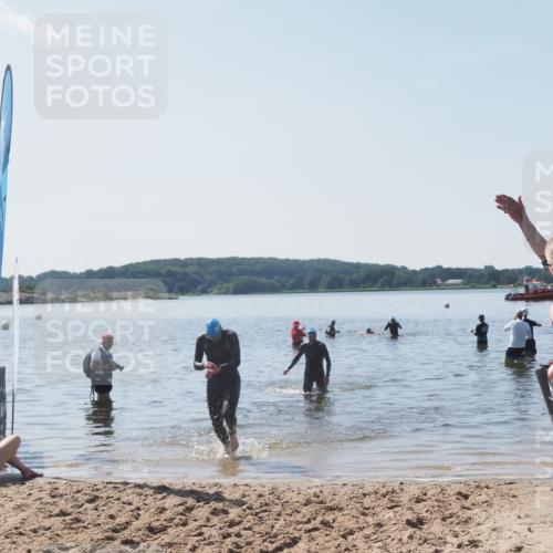22.06.2025 - Viking Triathlon MichiJ http://msf.ph/oto/8109727 22.06.2025 10:59:11 Schwimmen 222, 234 meine-sportfotos.de