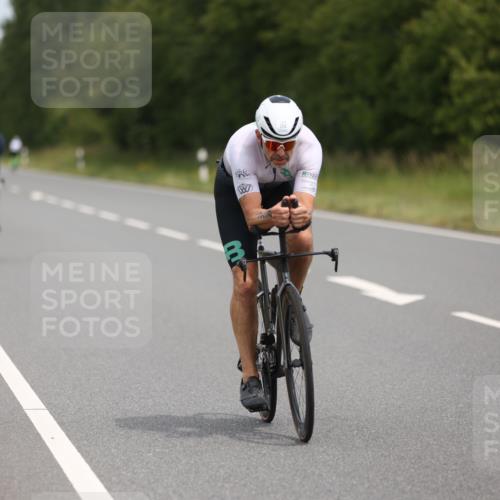 22.06.2025 - Viking Triathlon Yannick Fuchs http://msf.ph/oto/8109741 22.06.2025 12:14:46 Radfahren 182, 210, 241, 254, 329, 353, 358, 411 meine-sportfotos.de