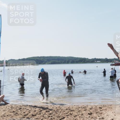 22.06.2025 - Viking Triathlon MichiJ http://msf.ph/oto/8109748 22.06.2025 10:59:11 Schwimmen 222, 234 meine-sportfotos.de