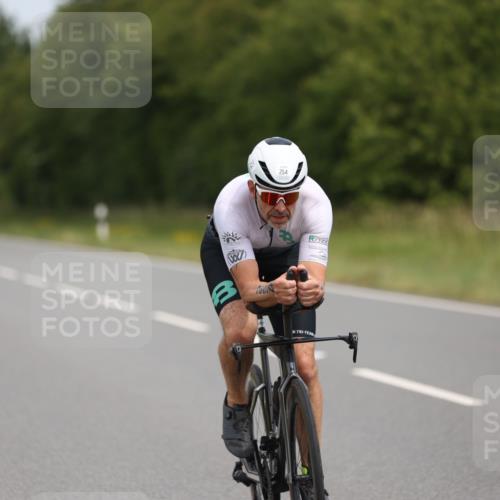 22.06.2025 - Viking Triathlon Yannick Fuchs http://msf.ph/oto/8109756 22.06.2025 12:14:46 Radfahren 182, 210, 241, 254, 329, 353, 358, 411 meine-sportfotos.de