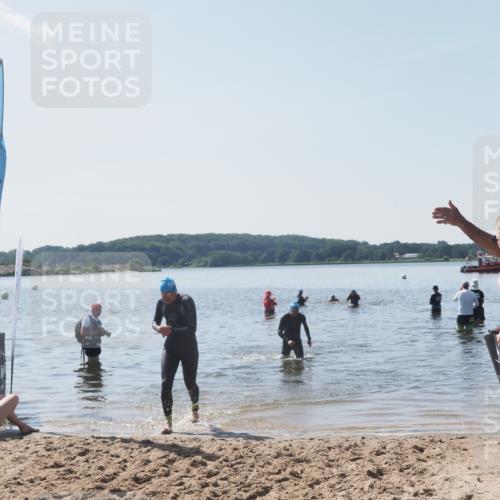 22.06.2025 - Viking Triathlon MichiJ http://msf.ph/oto/8109761 22.06.2025 10:59:11 Schwimmen 222, 234 meine-sportfotos.de