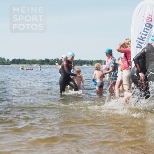 22.06.2025 - Viking Triathlon KatJ http://msf.ph/oto/8109771 22.06.2025 10:39:00 Schwimmen 26, 40, 57, 79, 148, 181, 185, 210, 211, 295, 336, 351, 408, 416, 451, 654 meine-sportfotos.de