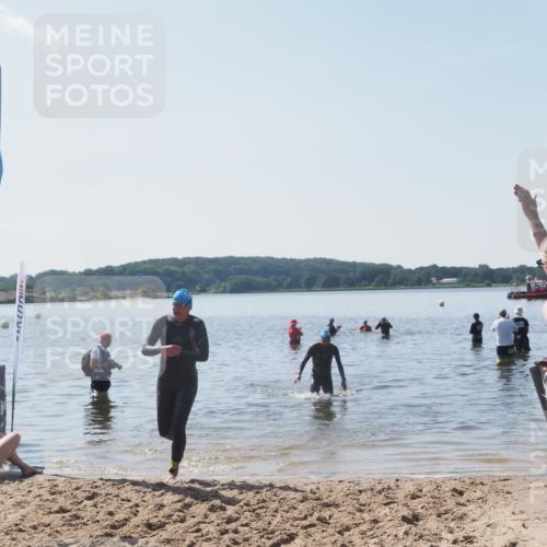 22.06.2025 - Viking Triathlon MichiJ http://msf.ph/oto/8109793 22.06.2025 10:59:12 Schwimmen 222, 234 meine-sportfotos.de