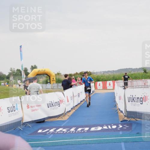 22.06.2025 - Viking Triathlon MichiJ http://msf.ph/oto/8109821 22.06.2025 16:38:55 Ziel 422 meine-sportfotos.de