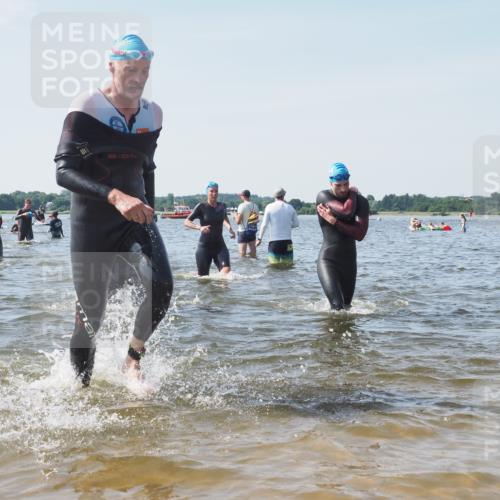 22.06.2025 - Viking Triathlon KatJ http://msf.ph/oto/8109830 22.06.2025 10:39:01 Schwimmen 26, 40, 57, 79, 148, 181, 185, 210, 211, 295, 336, 351, 408, 416, 451, 654 meine-sportfotos.de