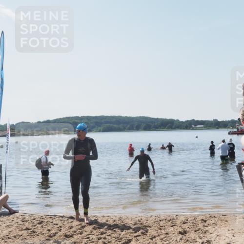 22.06.2025 - Viking Triathlon MichiJ http://msf.ph/oto/8109841 22.06.2025 10:59:12 Schwimmen 222, 234 meine-sportfotos.de