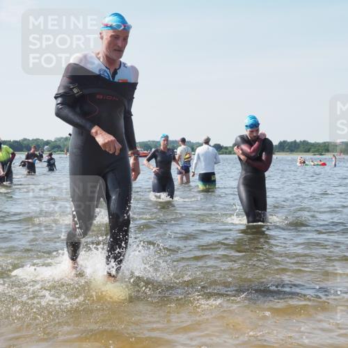 22.06.2025 - Viking Triathlon KatJ http://msf.ph/oto/8109842 22.06.2025 10:39:02 Schwimmen 26, 40, 57, 79, 148, 181, 185, 210, 295, 336, 351, 408, 416, 451, 654 meine-sportfotos.de