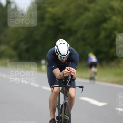 22.06.2025 - Viking Triathlon Yannick Fuchs http://msf.ph/oto/8109843 22.06.2025 12:14:48 Radfahren 182, 210, 254, 329, 353, 358, 376, 411 meine-sportfotos.de