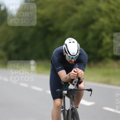 22.06.2025 - Viking Triathlon Yannick Fuchs http://msf.ph/oto/8109854 22.06.2025 12:14:49 Radfahren 182, 210, 254, 329, 353, 358, 376, 411 meine-sportfotos.de