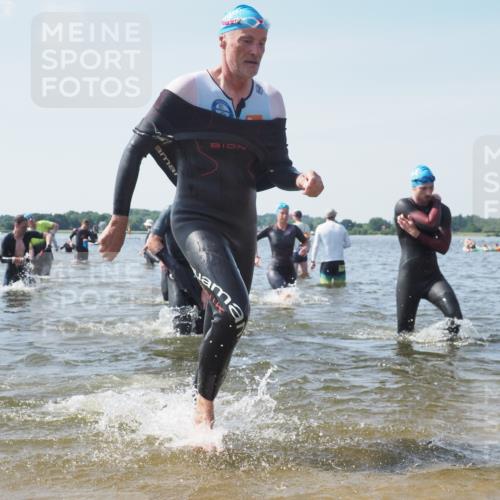 22.06.2025 - Viking Triathlon KatJ http://msf.ph/oto/8109870 22.06.2025 10:39:02 Schwimmen 26, 40, 57, 79, 148, 181, 185, 210, 295, 336, 351, 408, 416, 451, 654 meine-sportfotos.de