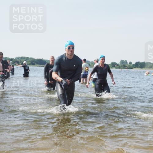 22.06.2025 - Viking Triathlon KatJ http://msf.ph/oto/8109894 22.06.2025 10:39:03 Schwimmen 26, 40, 57, 79, 148, 181, 185, 210, 295, 336, 351, 408, 416, 451, 654 meine-sportfotos.de