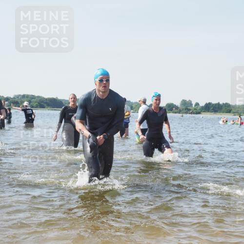 22.06.2025 - Viking Triathlon KatJ http://msf.ph/oto/8109904 22.06.2025 10:39:03 Schwimmen 26, 40, 57, 79, 148, 181, 185, 210, 295, 336, 351, 408, 416, 451, 654 meine-sportfotos.de