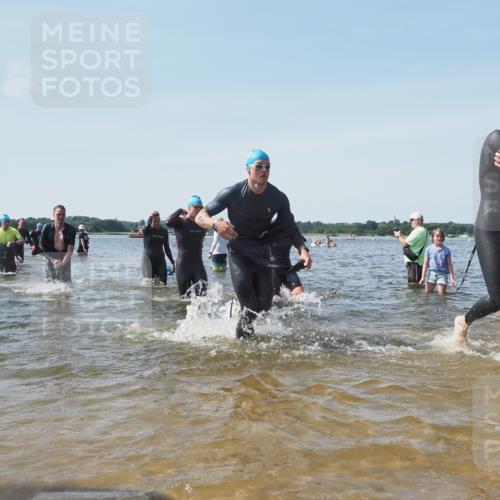 22.06.2025 - Viking Triathlon KatJ http://msf.ph/oto/8109920 22.06.2025 10:39:04 Schwimmen 26, 40, 57, 79, 148, 181, 185, 210, 295, 351, 408, 416, 451, 654 meine-sportfotos.de