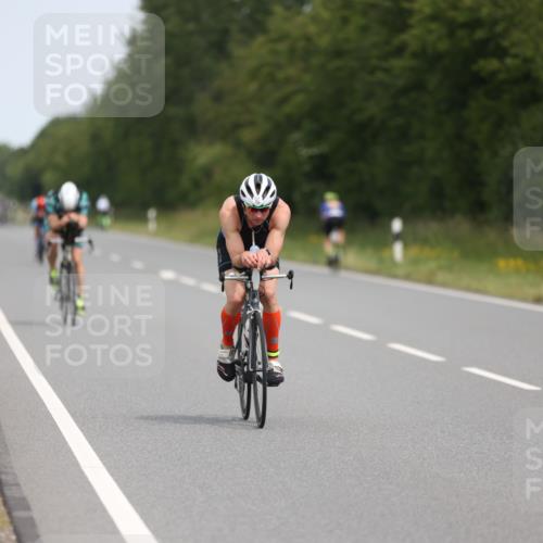 22.06.2025 - Viking Triathlon Yannick Fuchs http://msf.ph/oto/8109936 22.06.2025 12:14:52 Radfahren 72, 210, 329, 353, 358, 376, 411, 553 meine-sportfotos.de