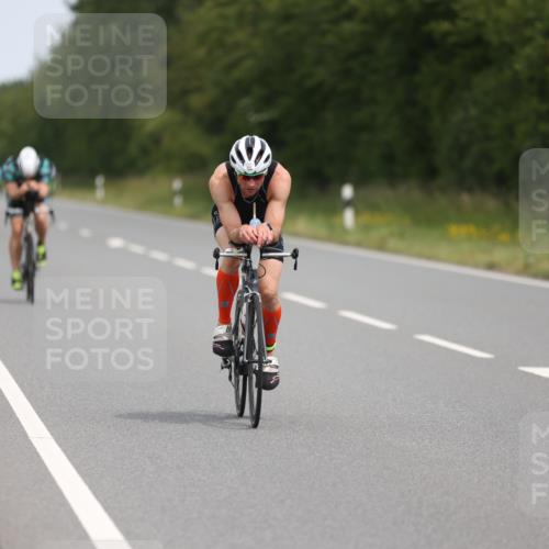 22.06.2025 - Viking Triathlon Yannick Fuchs http://msf.ph/oto/8109953 22.06.2025 12:14:53 Radfahren 72, 210, 329, 353, 358, 376, 411, 553 meine-sportfotos.de