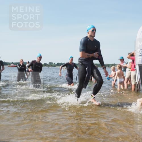 22.06.2025 - Viking Triathlon KatJ http://msf.ph/oto/8109964 22.06.2025 10:39:05 Schwimmen 26, 40, 57, 79, 148, 181, 185, 210, 276, 295, 351, 408, 416, 451, 654 meine-sportfotos.de