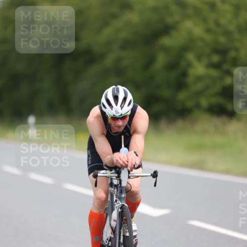 22.06.2025 - Viking Triathlon Yannick Fuchs http://msf.ph/oto/8109971 22.06.2025 12:14:54 Radfahren 72, 210, 329, 353, 376, 411, 433, 553 meine-sportfotos.de