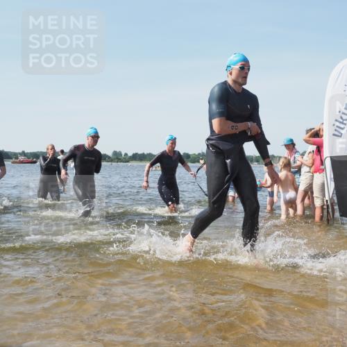 22.06.2025 - Viking Triathlon KatJ http://msf.ph/oto/8109972 22.06.2025 10:39:05 Schwimmen 26, 40, 57, 79, 148, 181, 185, 210, 276, 295, 351, 408, 416, 451, 654 meine-sportfotos.de