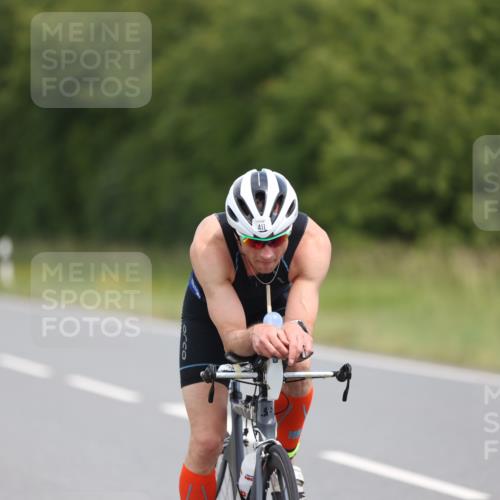 22.06.2025 - Viking Triathlon Yannick Fuchs http://msf.ph/oto/8109977 22.06.2025 12:14:54 Radfahren 72, 210, 329, 353, 376, 411, 433, 553 meine-sportfotos.de