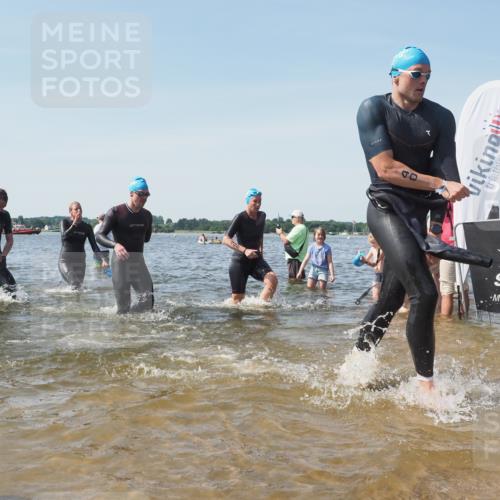 22.06.2025 - Viking Triathlon KatJ http://msf.ph/oto/8109987 22.06.2025 10:39:06 Schwimmen 40, 57, 79, 148, 181, 182, 185, 210, 276, 295, 351, 386, 408, 416, 451, 536, 654 meine-sportfotos.de