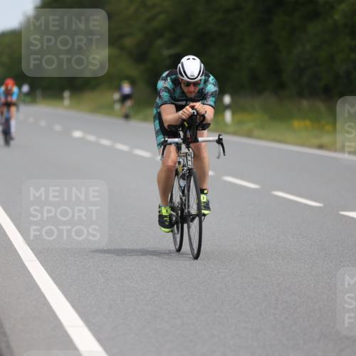 22.06.2025 - Viking Triathlon Yannick Fuchs http://msf.ph/oto/8110007 22.06.2025 12:14:55 Radfahren 72, 329, 353, 376, 411, 433, 553 meine-sportfotos.de
