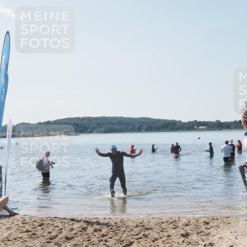 22.06.2025 - Viking Triathlon MichiJ http://msf.ph/oto/8110014 22.06.2025 10:59:16 Schwimmen 222, 459 meine-sportfotos.de
