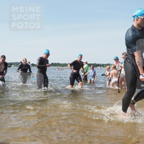 22.06.2025 - Viking Triathlon KatJ http://msf.ph/oto/8110016 22.06.2025 10:39:06 Schwimmen 40, 57, 79, 148, 181, 182, 185, 210, 276, 295, 351, 386, 408, 416, 451, 536, 654 meine-sportfotos.de